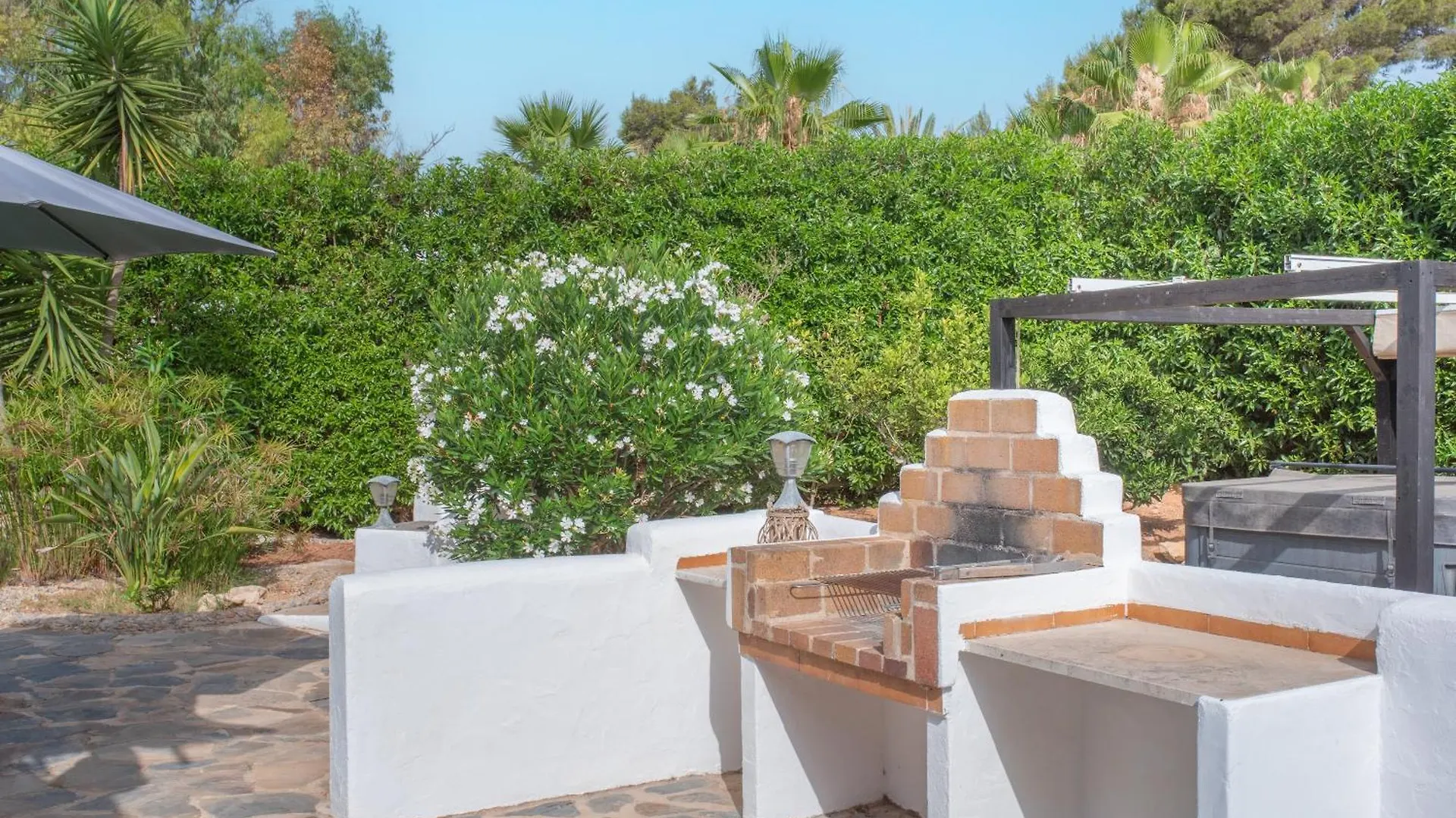 Chic Ibiza Villa Nearby Olivera Beach Santa Eulária des Riu