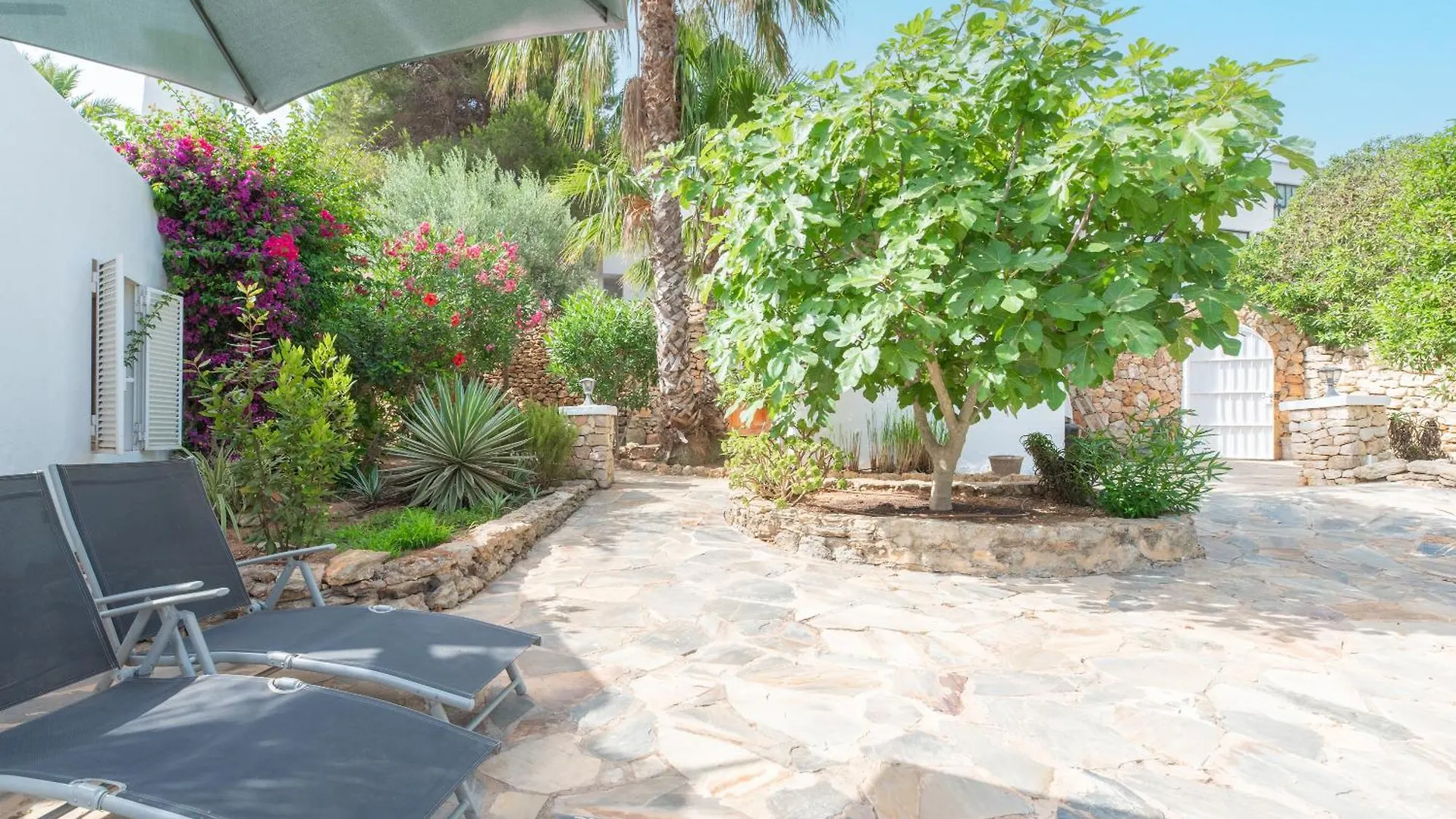 Chic Ibiza Villa Nearby Olivera Beach Santa Eularia des Riu
