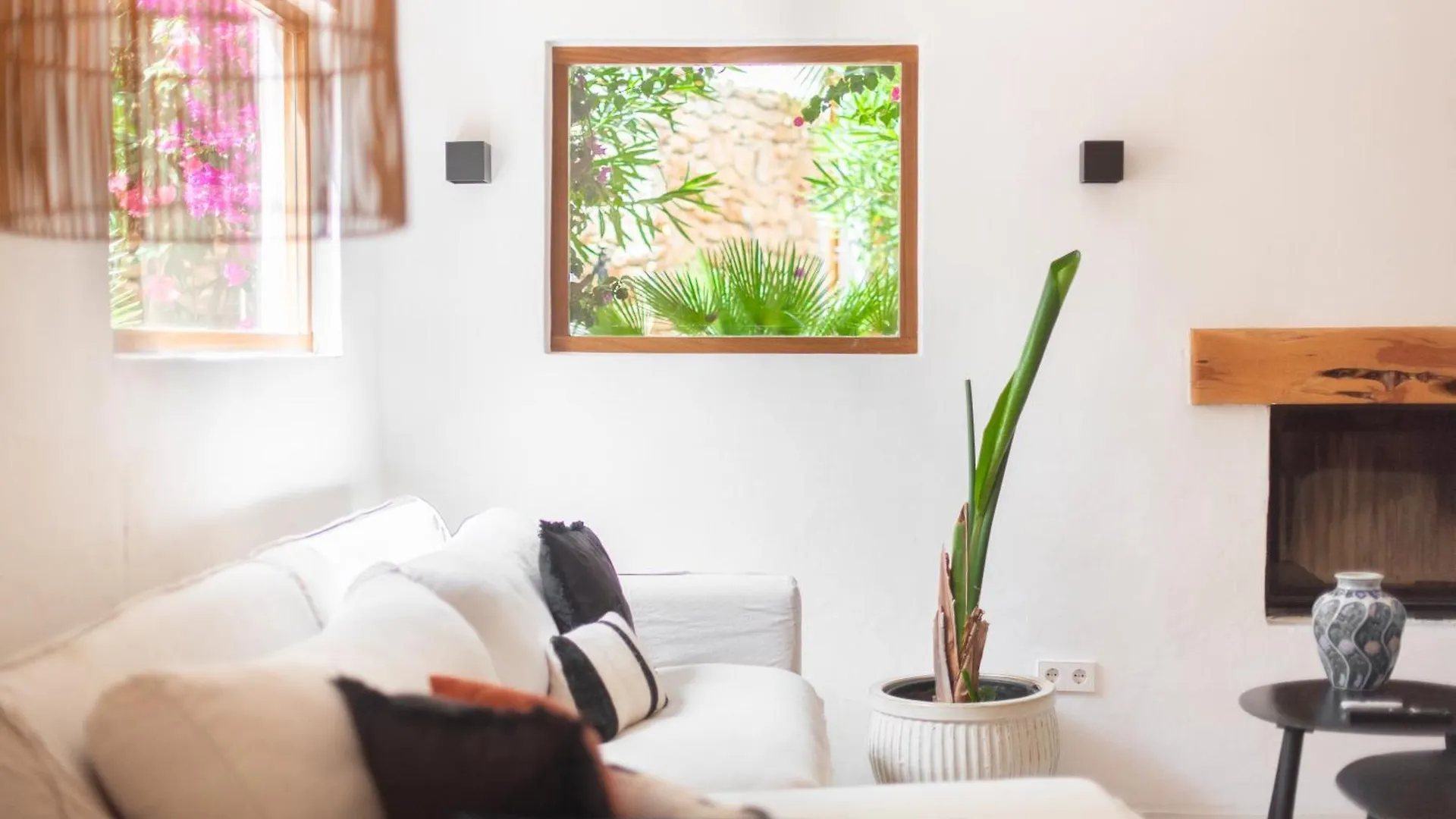 Chic Ibiza Villa Nearby Olivera Beach Santa Eularia des Riu