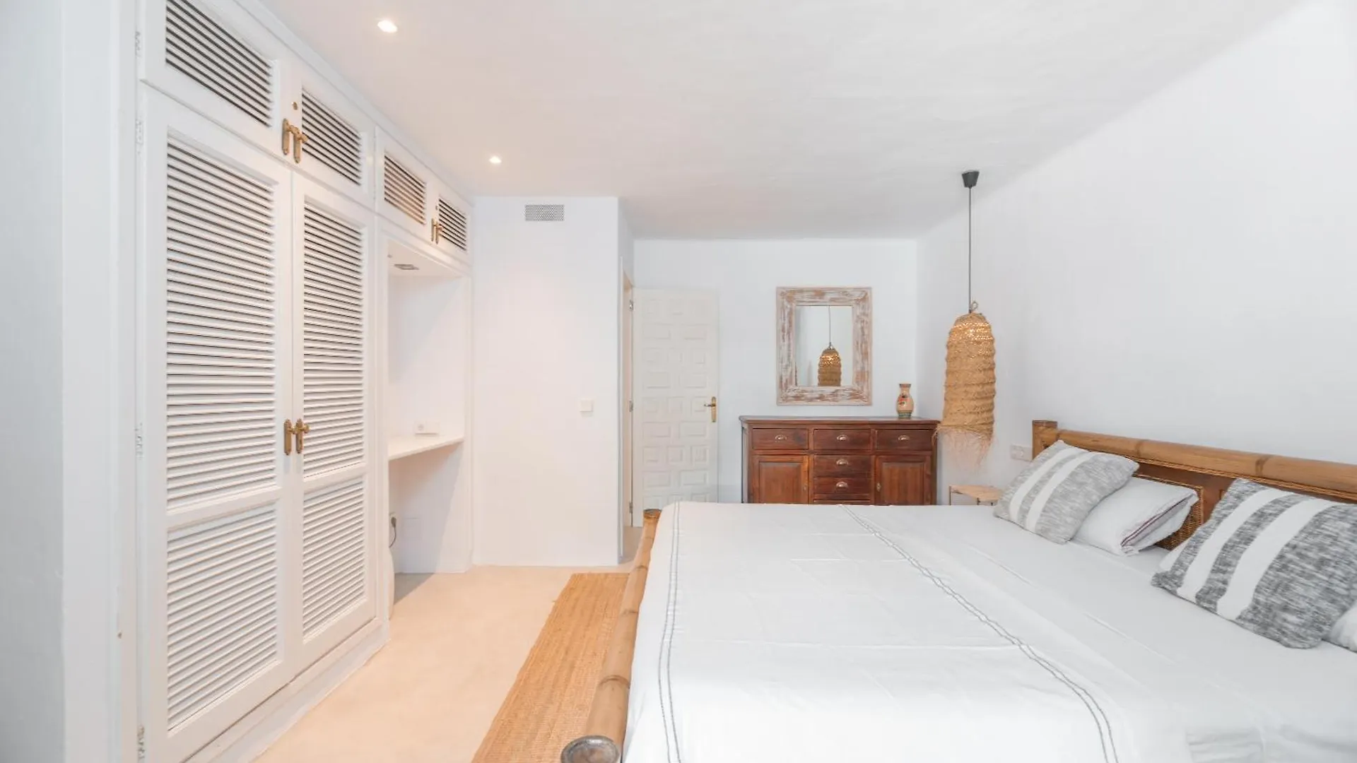 Chic Ibiza Villa Nearby Olivera Beach Santa Eularia des Riu