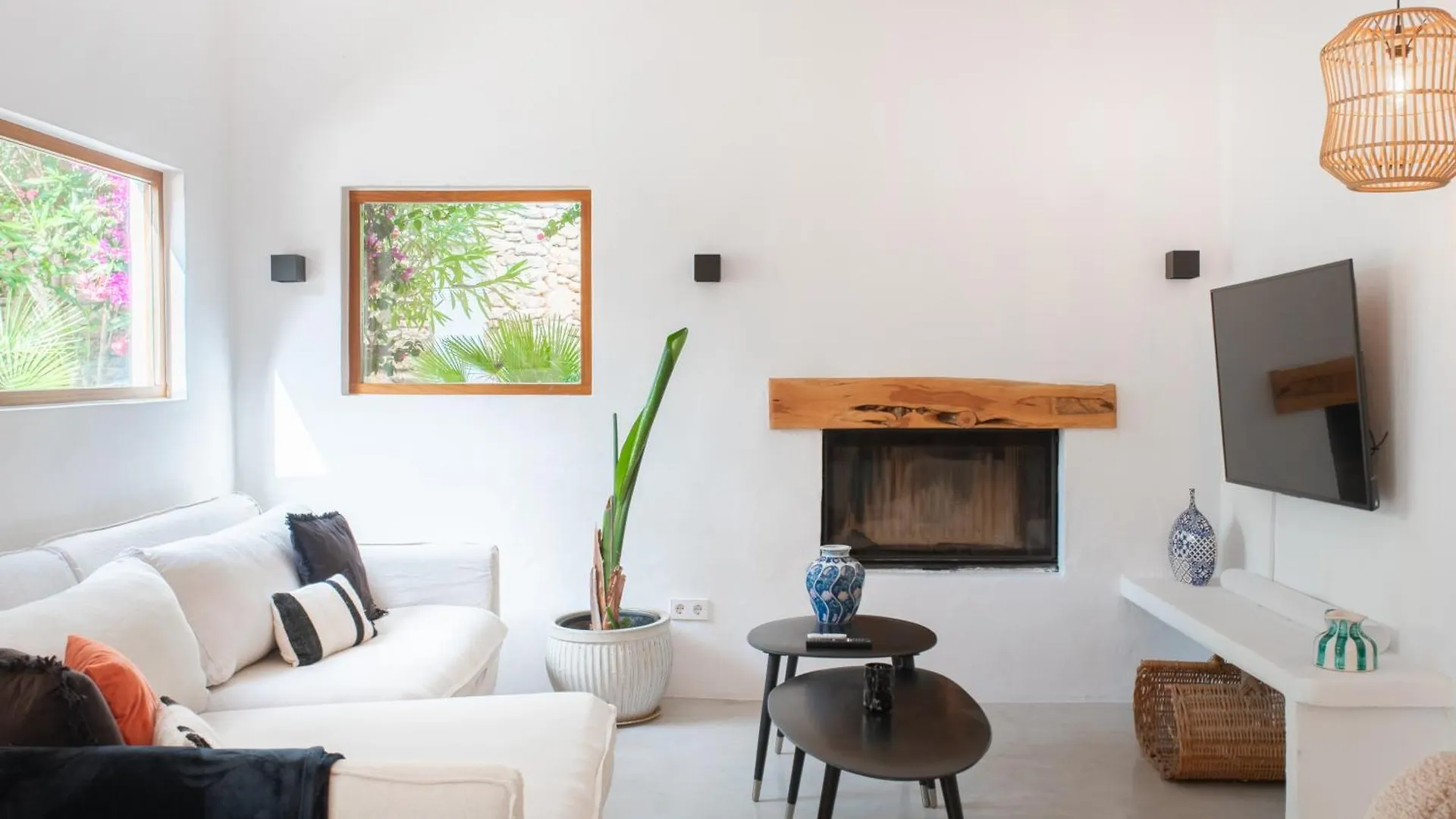 Chic Ibiza Villa Nearby Olivera Beach Santa Eularia des Riu